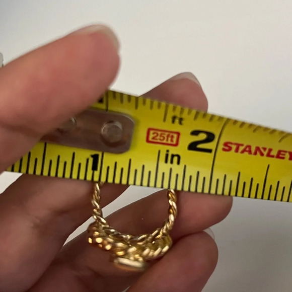 LOUIS VUITTON
Enamel Gold Sweet Monogram Cocktail Ring - Picture 10 of 10